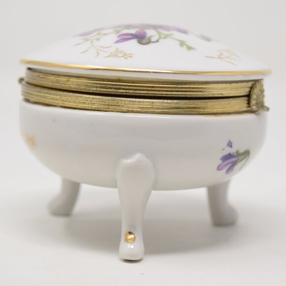 VTG Trinket Box Footed Purple Violets Porcelain Hand Painted Gold Hinge Round - Picture 7 of 16